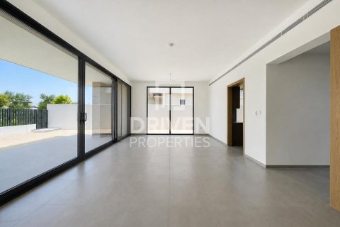 Villa in Jebel Ali, Dubai 4 bedrooms, 636.85 sq.m. № 136873