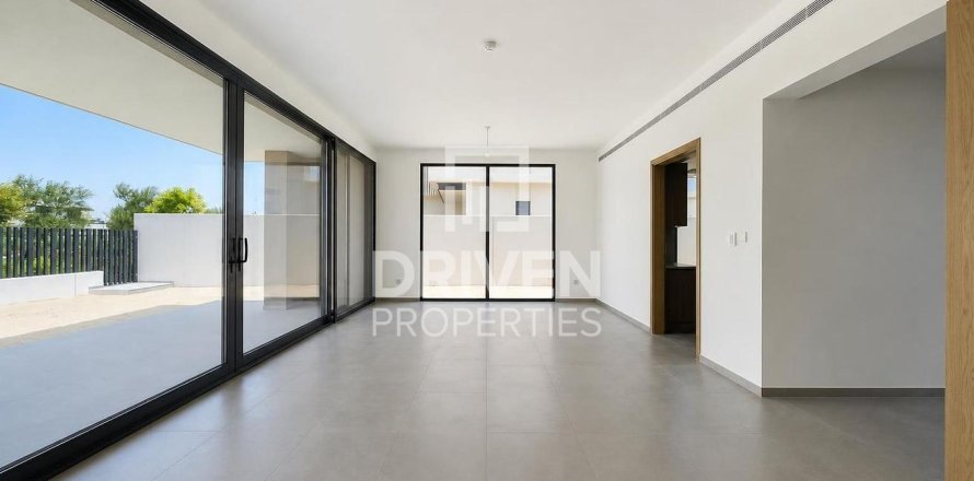 Villa in Jebel Ali, Dubai 4 bedrooms, 636.85 sq.m. № 136873