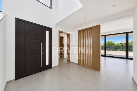 Villa in Jebel Ali, Dubai 4 bedrooms, 636.85 sq.m. № 136873 - photo 4