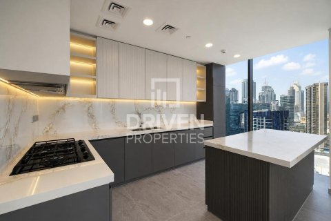 Apartment in Business Bay, Dubai 3 bedrooms, 179.49 sq.m. № 136863 - photo 15