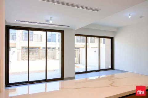 Adosado en Dubai, 4 dormitorios, 230 m², № 77790 - foto 1