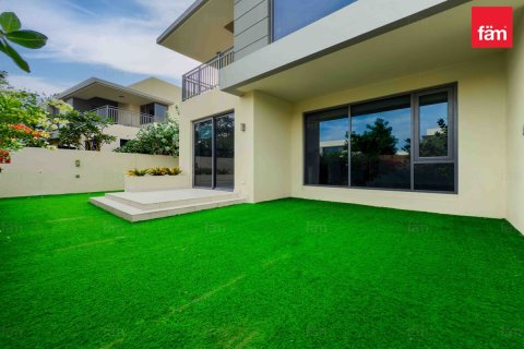 Villa in Dubai Hills Estate, Dubai 5 bedrooms, 305.8 sq.m. № 77788 - photo 8