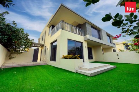 Villa in Dubai Hills Estate, Dubai 5 bedrooms, 305.8 sq.m. № 77788 - photo 2