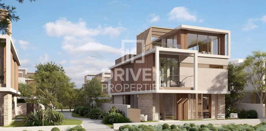 Villa à Dubai Land, Dubai, 6 chambres, 737.46 m², № 126442