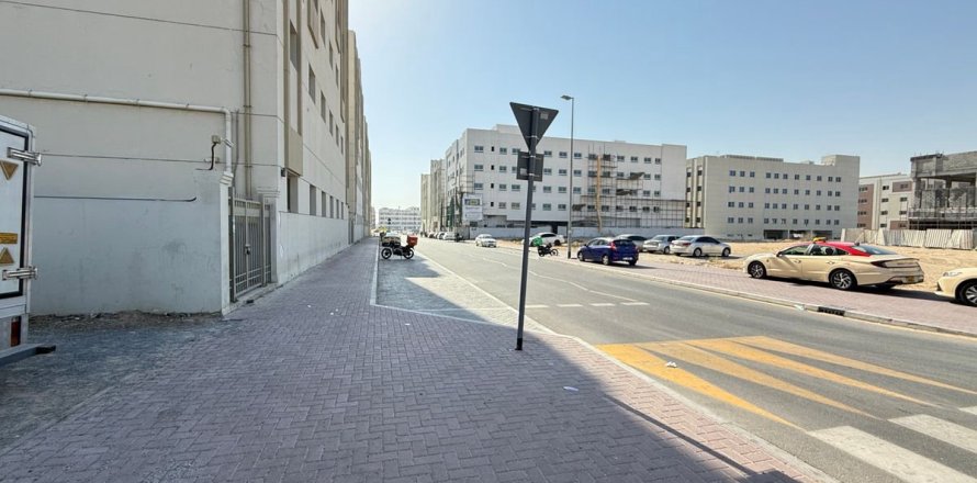 قطعة أرض في دبي 1858 م² رقم 94693