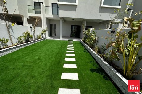 Adosado en Dubai, 3 dormitorios, 176 m², № 40266 - foto 1