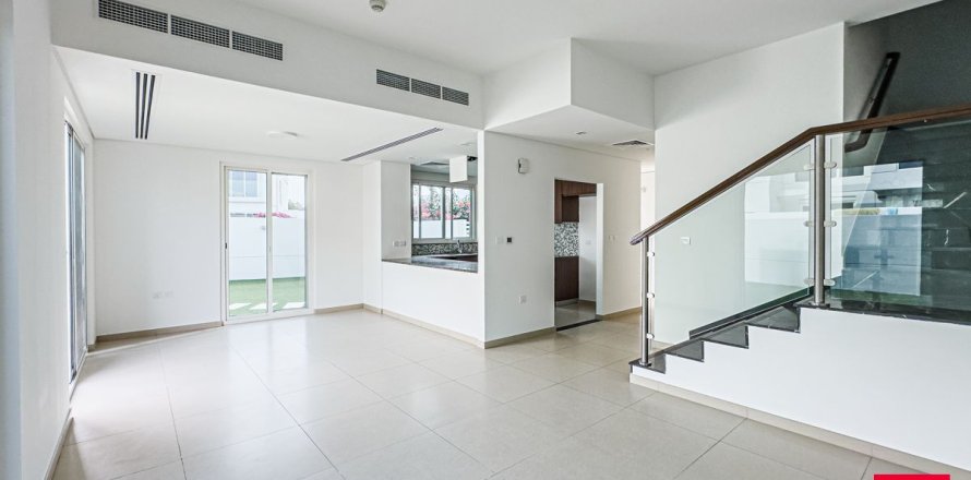 Townhouse in Dubai 4 bedrooms, 301.7 sq.m. № 40269