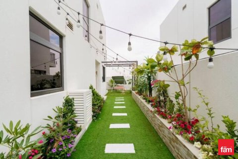 Villa in Dubai 3 bedrooms, 175.7 sq.m. № 70509 - photo 9