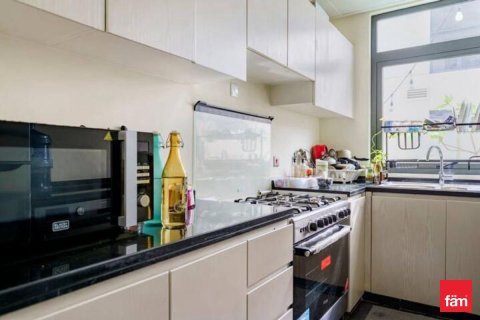 Villa in Dubai 3 bedrooms, 175.7 sq.m. № 70509 - photo 8