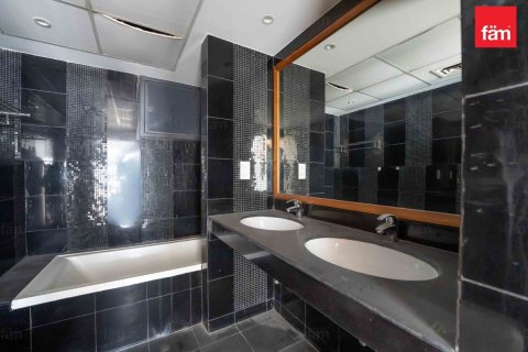 Снять в аренду квартиру в Дубае: 1 спальня, 170.8м², № 77718 - фото 12