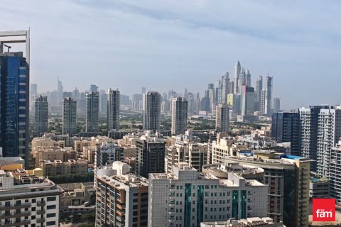 Снять в аренду квартиру в Дубае: 1 спальня, 170.8м², № 77718 - фото 2