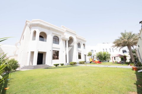 Villa à Umm Al Sheif Villas, Umm Al Sheif, Dubai, 7 chambres, 1114.8 m², № 42477 - photo 2