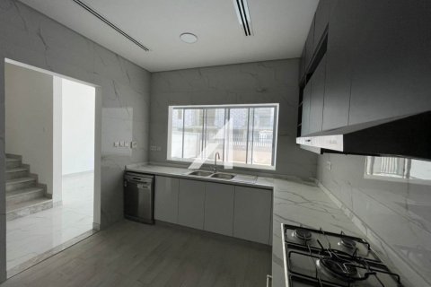 Villa in Dubai 4 bedrooms, 218.1 sq.m. № 42469 - photo 8