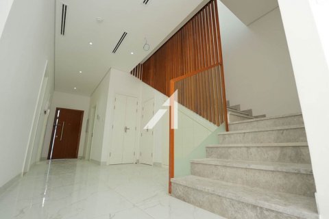 Villa in Dubai 4 bedrooms, 218.1 sq.m. № 42469 - photo 9