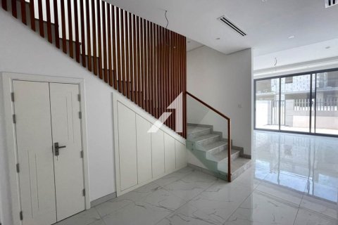 Villa in Dubai 4 bedrooms, 218.1 sq.m. № 42469 - photo 4