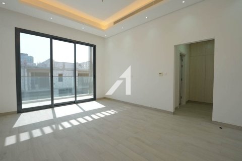 Villa in Dubai 4 bedrooms, 218.1 sq.m. № 42469 - photo 11