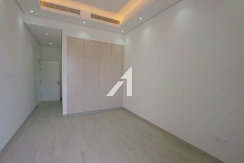 Villa in Dubai 4 bedrooms, 218.1 sq.m. № 42469 - photo 16