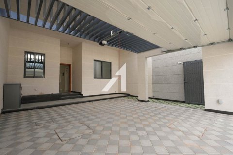 Villa in Dubai 4 bedrooms, 218.1 sq.m. № 42469 - photo 25