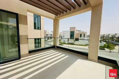 Снять в аренду виллу в Дубае: 4 спальни, 549.8м², № 50804 - фото 14