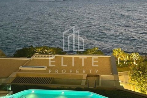 Appartement à Dubai, 2 chambres, 135 m², № 38678 - photo 1