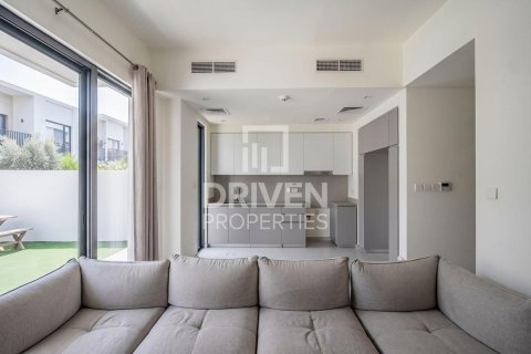 Villa in EMAAR South, Dubai South (Dubai World Central), Dubai 3 bedrooms, 141.03 sq.m. № 128699 - photo 2