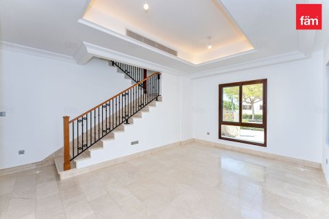 Villa in Dubai 4 bedrooms, 578.7 sq.m. № 141976 - photo 2