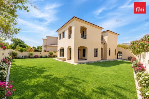 Villa in Dubai 4 bedrooms, 578.7 sq.m. № 141976