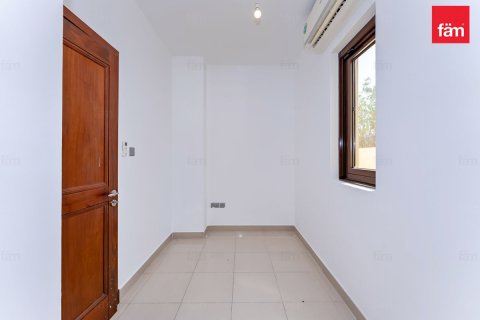 Villa in Dubai 4 bedrooms, 578.7 sq.m. № 141976 - photo 29