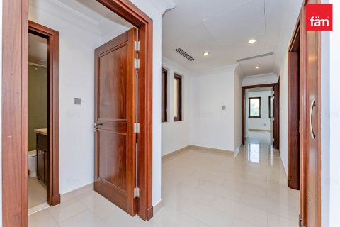 Villa in Dubai 4 bedrooms, 578.7 sq.m. № 141976 - photo 28