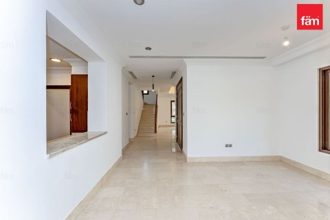 Villa in Dubai 4 bedrooms, 578.7 sq.m. № 141976 - photo 7