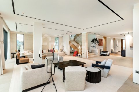 Villa en Jumeirah Golf Estates, Dubai, 5 dormitorios, 650 m², № 114848 - foto 6