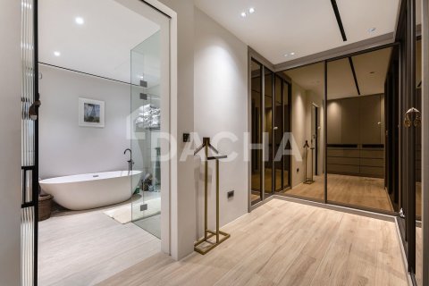 Villa en Jumeirah Golf Estates, Dubai, 5 dormitorios, 650 m², № 114848 - foto 13