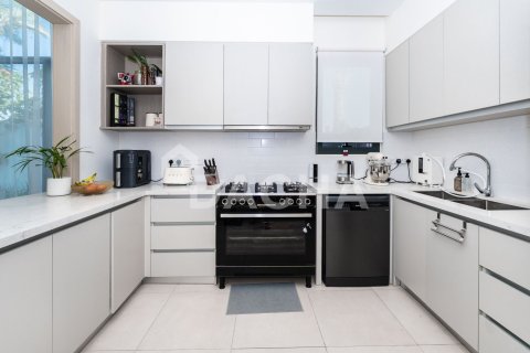 Townhouse in Murooj Al Furjan, Al Furjan, Dubai 4 bedrooms, 347 sq.m. № 114852 - photo 9