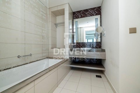 Apartment in DAMAC Towers by Paramount, Business Bay, Dubai 2 bedrooms, 128.95 sq.m. № 129625 - photo 12
