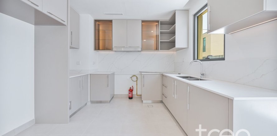 Таунхаус в Arabian Ranches 3, Дубай, 4 спальни, 218.04м², № 138030