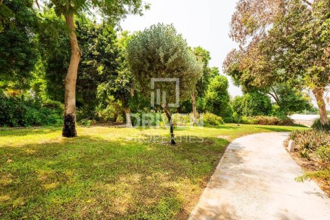 Land in Al Barari, Dubai 742 sq.m. № 65670 - photo 7