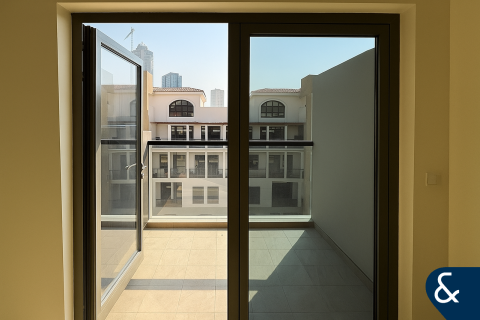 Купить квартиру в District 11, Джумейра Вилладж Серкл, Дубай: 2 спальни, 139м², № 74898 - фото 2