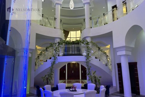 فيلا في Sector E, Emirates Hills, دبي 7 غرف نوم , 1723.7 م² رقم 9053 - صورة 2