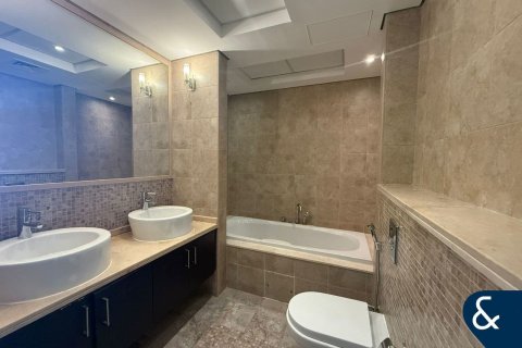 Villa en Legacy, Jumeirah Park, Dubai, 3 dormitorios, 328 m², № 76732 - foto 11