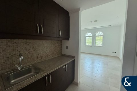 Villa en Legacy, Jumeirah Park, Dubai, 3 dormitorios, 328 m², № 76732 - foto 7