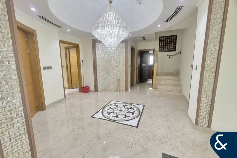 Villa en Legacy, Jumeirah Park, Dubai, 5 dormitorios, 509 m², № 76730 - foto 3
