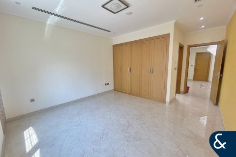 Villa en Legacy, Jumeirah Park, Dubai, 5 dormitorios, 509 m², № 76730 - foto 9