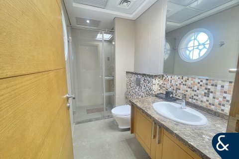 Villa en Legacy, Jumeirah Park, Dubai, 5 dormitorios, 509 m², № 76730 - foto 15