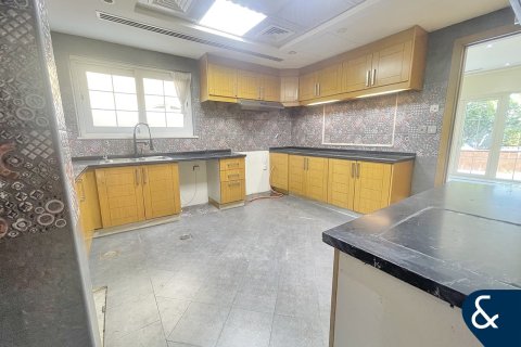 Villa en Legacy, Jumeirah Park, Dubai, 5 dormitorios, 509 m², № 76730 - foto 6