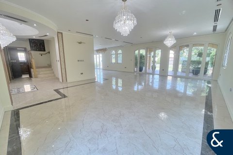 Villa en Legacy, Jumeirah Park, Dubai, 5 dormitorios, 509 m², № 76730 - foto 4