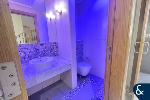 Villa en Legacy, Jumeirah Park, Dubai, 5 dormitorios, 509 m², № 76730 - foto 8