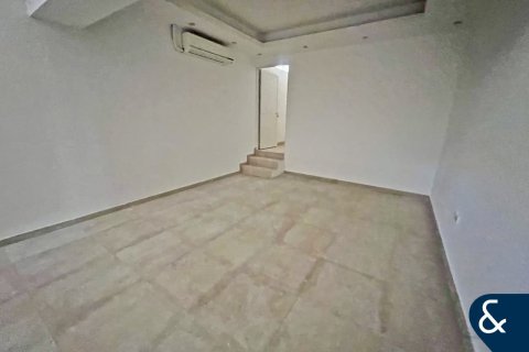 Villa en The Villa, Dubai, 5 dormitorios, 570 m², № 76728 - foto 4