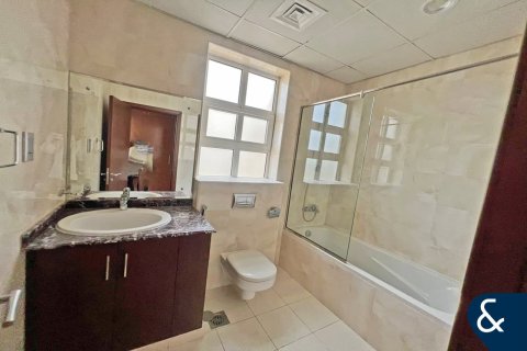 Villa en The Villa, Dubai, 5 dormitorios, 570 m², № 76728 - foto 17