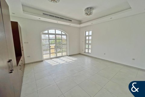 Villa en The Villa, Dubai, 5 dormitorios, 570 m², № 76728 - foto 13