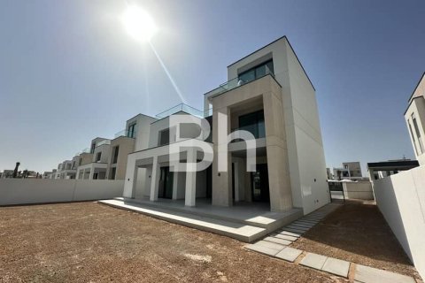 Townhouse in Arabian Ranches 3, Dubai 5 bedrooms, 509 sq.m. № 57671 - photo 1